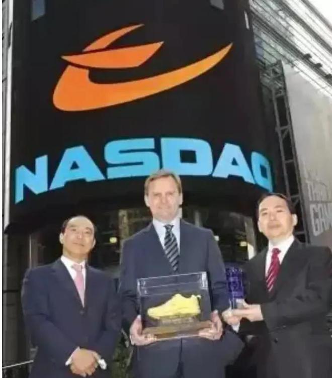 落神坛的4个国产运动鞋你买过几种？球盟会体育平台曾经红极一时如今却跌(图7)