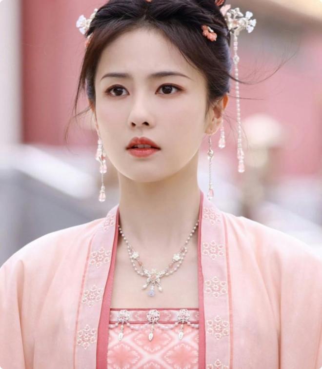 檀健次演贾宝玉刘亦菲演薛宝钗郑晓龙《红楼梦》网友推荐选角(图5)